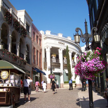 Via_Rodeo_Dr